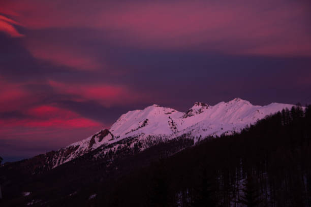istock details of different seasons 1095861868