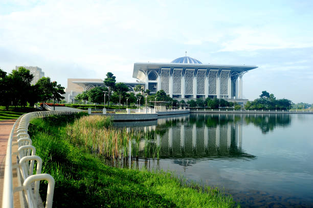 istock Tuanku Mizan Zainal Abidin Mosque 1095874658