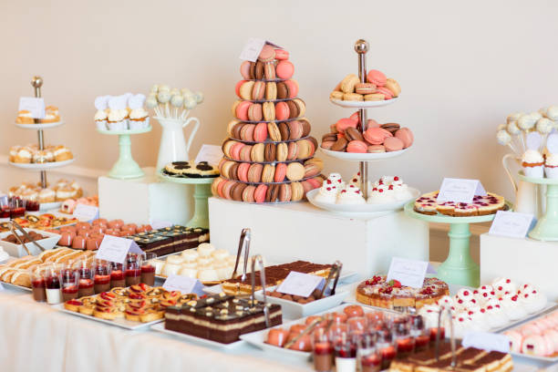 deliziosa barretta di caramelle per il matrimonio - dessert foto e immagini stock