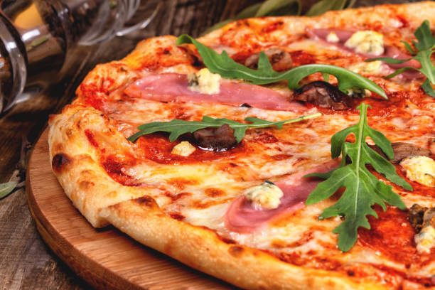 istock Close up Italian pizza about cheese it stick. Selective focus. 1095961692
