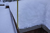 tiefer-schnee-fiel-im-winter.jpg?b=1&s=170x170&k=20&c=P3682rr3wg0OdPCdDs_iQHxeF6Utrux9SAWkP62A6GM=
