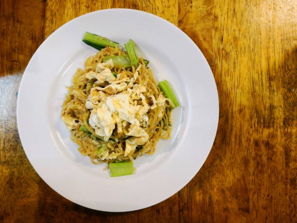 istock Fried noodles with egg and vegies 1096211062