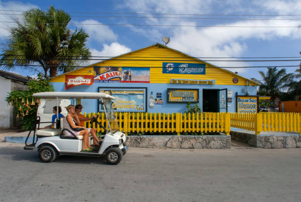 Bahamas Bar pub Vic Hum Club in Dunmore Town, Harbour Island, Eleuthera. Bahamas dunmore town stock pictures, royalty-free photos & images