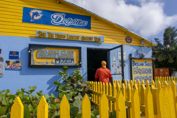 Bahamas Bar pub Vic Hum Club in Dunmore Town, Harbour Island, Eleuthera. Bahamas dunmore town stock pictures, royalty-free photos & images