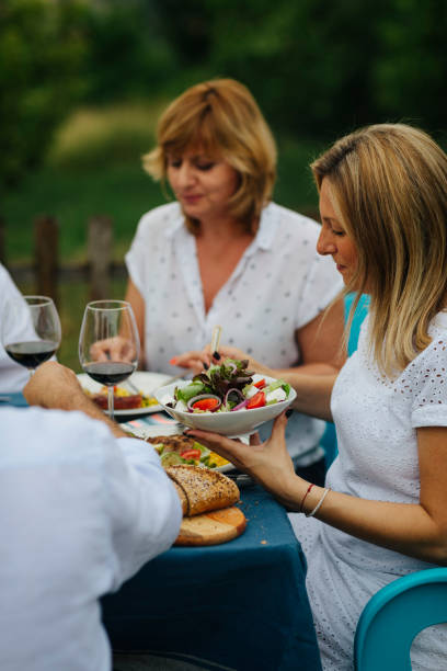istock Al Fresco Meal 1096482706