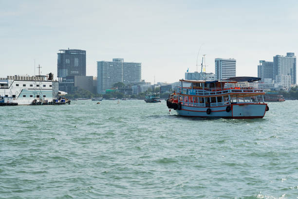 istock The ship and the city. 1096484582