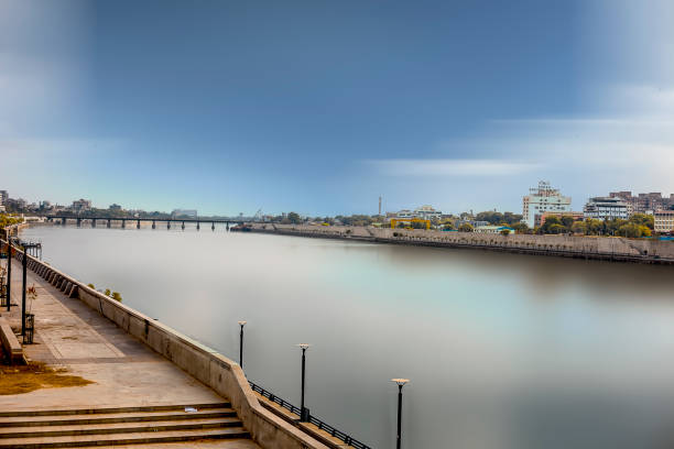 JUNAGADH-GUJARAT-INDIA-OCTOBER-2018-15-Sabarmati river front or waterfront on the banks of river sabarmati,ahmedabad.landscape view. JUNAGADH-GUJARAT-INDIA-OCTOBER-2018-15-Sabarmati river front or waterfront on the banks of river sabarmati,ahmedabad.landscape view. junagadh stock pictures, royalty-free photos & images