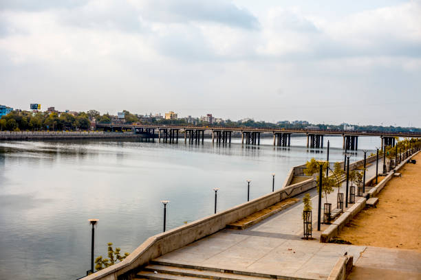 JUNAGADH-GUJARAT-INDIA-OCTOBER-2018-15-Sabarmati river front or waterfront on the banks of river sabarmati,ahmedabad.landscape view. JUNAGADH-GUJARAT-INDIA-OCTOBER-2018-15-Sabarmati river front or waterfront on the banks of river sabarmati,ahmedabad.landscape view. junagadh stock pictures, royalty-free photos & images