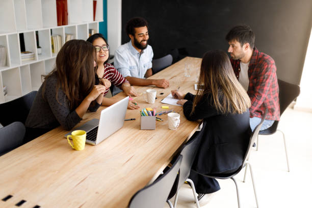 istock Team meeting to discuss project 1096494050