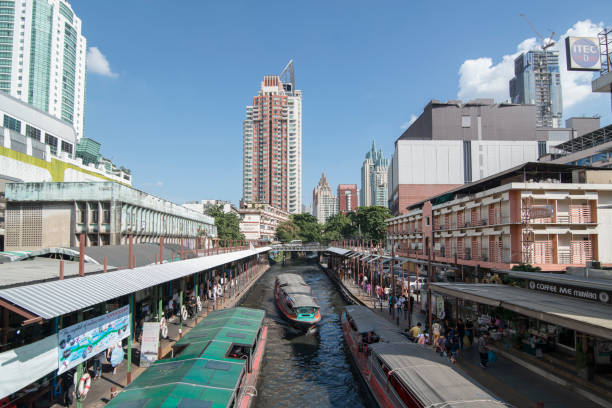 thailandia bangkok khlong saen saeb - bangkok thailand asia water taxi foto e immagini stock