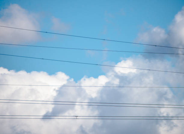 曇り青空の前に送電線の抽象芸術写真 - sky only pattern arrangement nature ストックフォトと画像