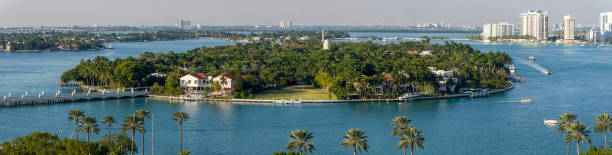 islas del área de miami - palm island fotografías e imágenes de stock