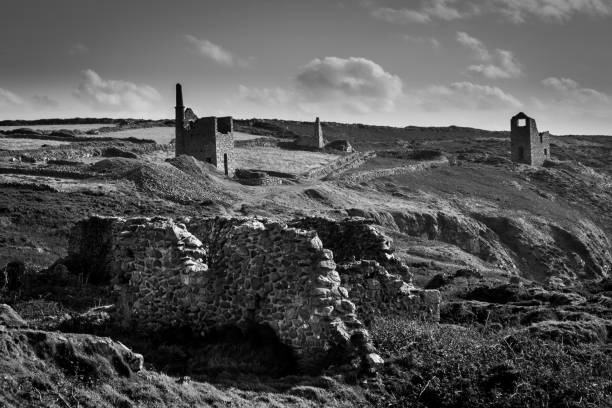 istock Old Steel Houses, Botallack Mines, Cornwall, UK 1096848972