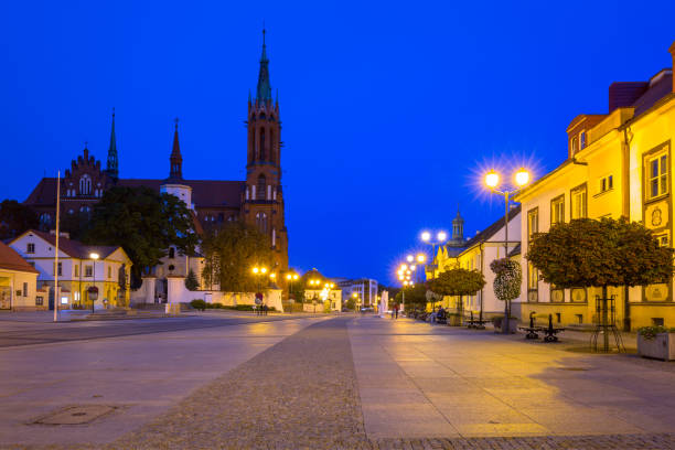 istock Kosciusko Main Square with Basilica in Bialystok at night 1096862864