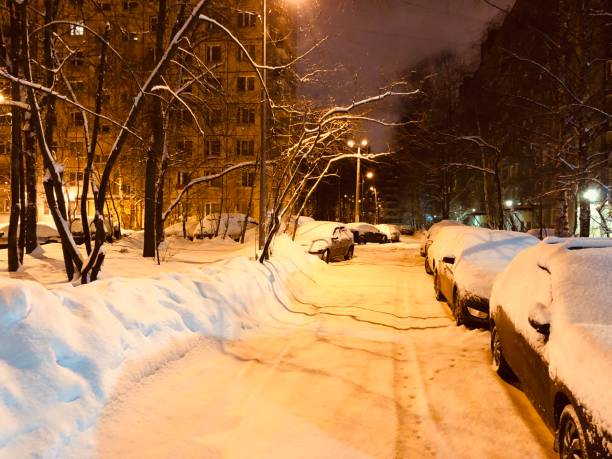 istock Winter morning around the block 1096889470