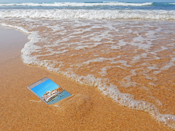 Mobile phone dropped into the water from the ocean
