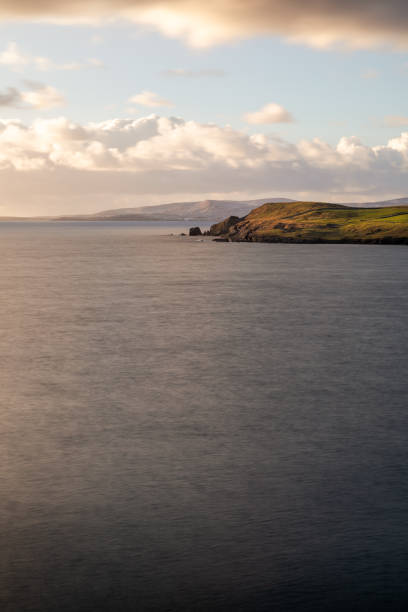 ilhas shetland, na escócia, reino unido - shetland islands winter lerwick sea - fotografias e filmes do acervo