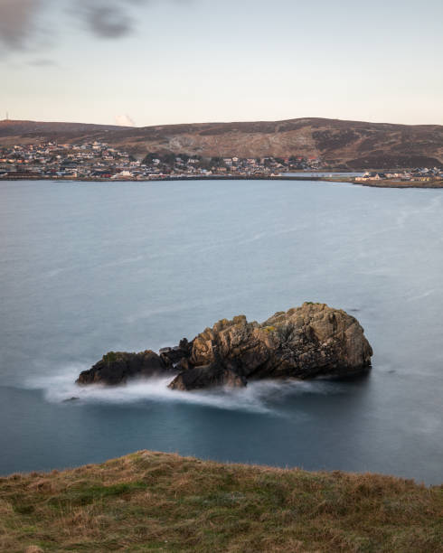 lerwick, shetland islands, scotland, uk - shetland islands winter lerwick sea imagens e fotografias de stock