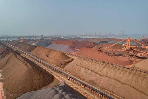 aerial view of ore and conveyor belt at an industrial port - coal crane transportation cargo container imagens e fotografias de stock