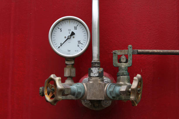 istock Pressure gauge on an abandoned old tank 1096925016