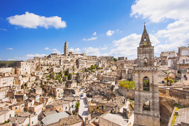 matera ciudad, basilicata, italia - church day europe italy fotografías e imágenes de stock