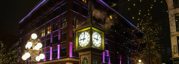 istock Steam Clock in Gastown 1096974228