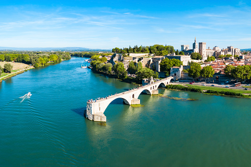 Vista aérea de la ciudad de Avignon, Francia photo