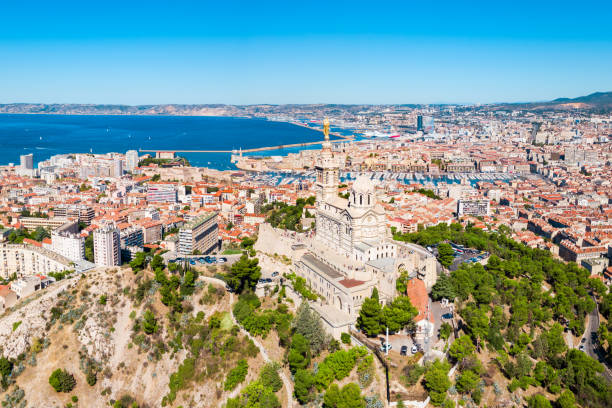 notre dame de la garde, marseille - marseille notre dame de la garde tower cathedral stock-fotos und bilder