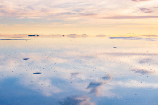 istock Salar de Uyuni salt flat, Bolivia 1096996108