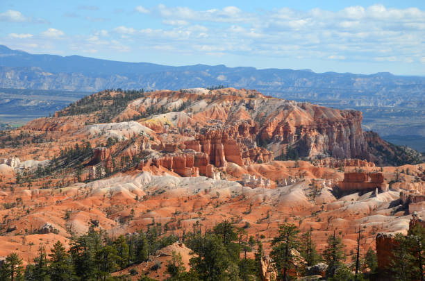 istock Farview Point in Bryce Canyon, Utah, covered in snow 1096999228