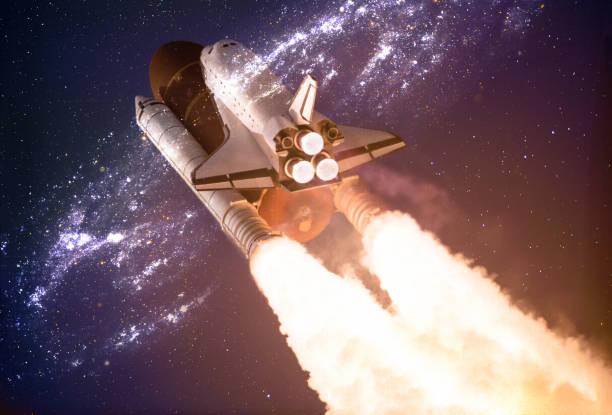 ミッションで離陸の宇宙船は、宇宙の warmhole ポータルをスローします。このイメージの要素は、nasa に用意されています。 - rocket taking off spaceship space ストックフォトと画像