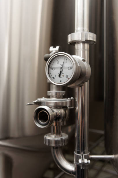 istock Manometer on stainless steel pipe 1097025128