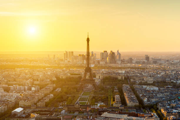 istock Paris, France 1097063950