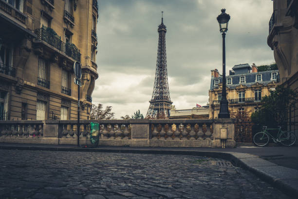 istock Paris, France 1097069574