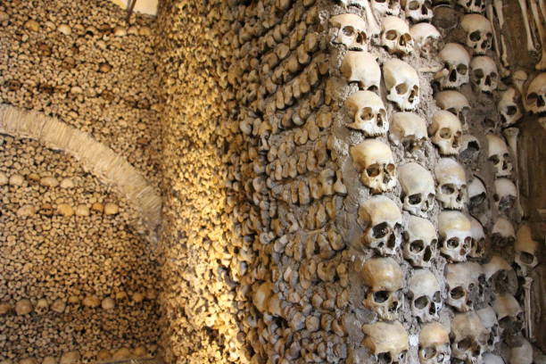 istock Portugal - evora - eglise de sao Francisco ( chapel of bones ) 1097096130