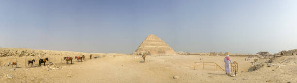 step pyramid of zoser in saqqara, egypt - the step pyramid of zoser imagens e fotografias de stock