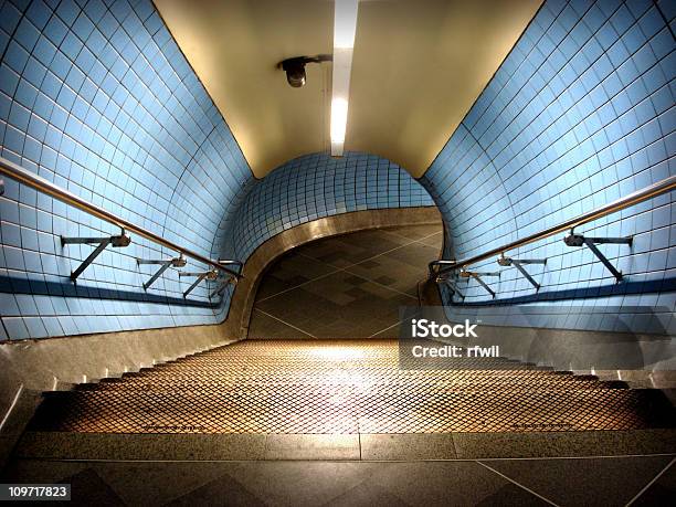 Photo libre de droit de Métro De Londres banque d'images et plus d'images libres de droit de Tunnel - Tunnel, Angle, Bleu