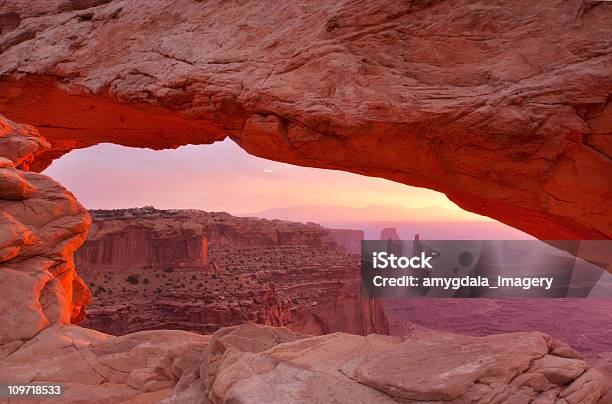 Pustynia Sunrise - zdjęcia stockowe i więcej obrazów Badlands - Badlands, Pomarańczowy, Bez ludzi