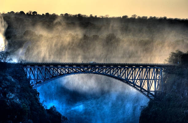 il vecchio ponte di victoria falls - steiner foto e immagini stock