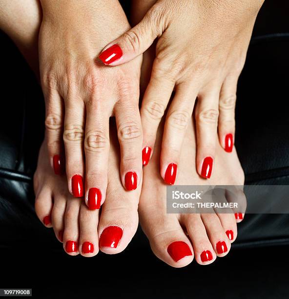 Czerwone Paznokcie - zdjęcia stockowe i więcej obrazów Pedicure - Pedicure, Manicure, Czerwony