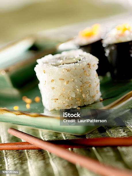 Photo libre de droit de Sushi Californiedouche Accessible En Fauteuil Roulant banque d'images et plus d'images libres de droit de Aliment
