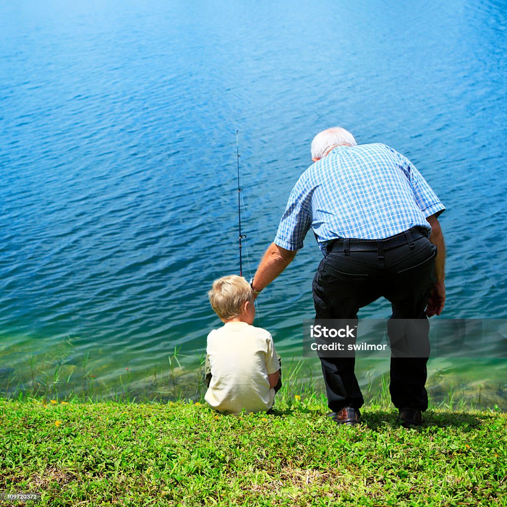 Rapaz e avós Pesca - Royalty-free Pesca Foto de stock