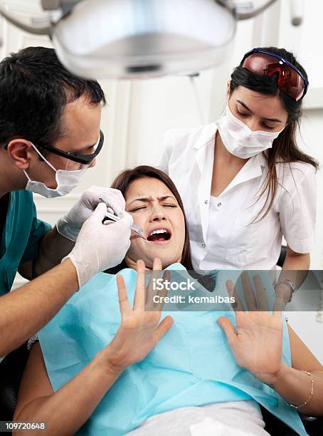 Foto de Tratamento De Dentista e mais fotos de stock de Dentista - Dentista, Medo, Paciente