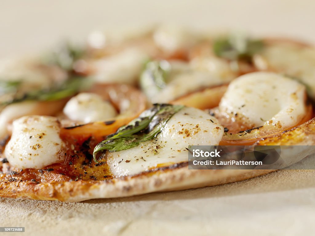 Pizza Margarita no plano Pão - Royalty-free Assado no Forno Foto de stock