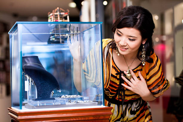 istock Jewelry shopping 109722966