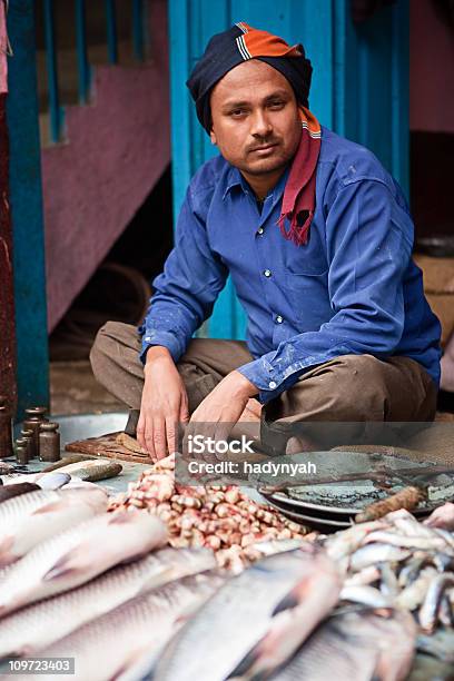 Photo libre de droit de Poissons Frais En Vente banque d'images et plus d'images libres de droit de Inde - Inde, Magasin, Poisson