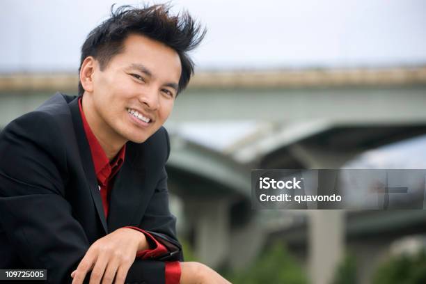 아시아 기업 남자 옥상 인물 사진 에 복사 공간이 30-39세에 대한 스톡 사진 및 기타 이미지 - 30-39세, 건축, 검은색