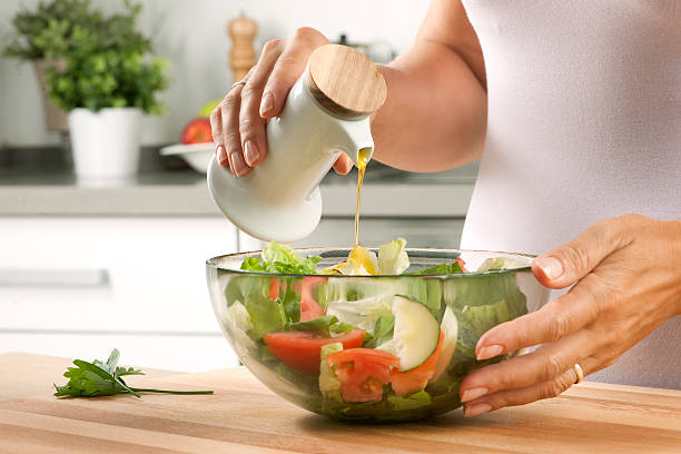 Przygotowanie salade – zdjęcie