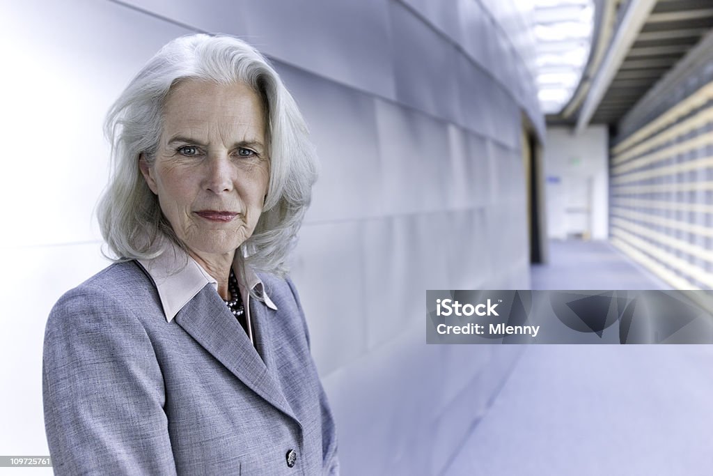Senior Mulher de Negócios confiante - Royalty-free Escritório Foto de stock