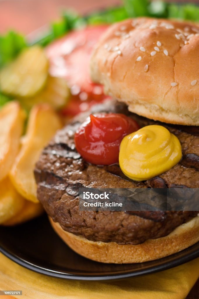 Gegrillter Hamburger - Lizenzfrei Burger Stock-Foto